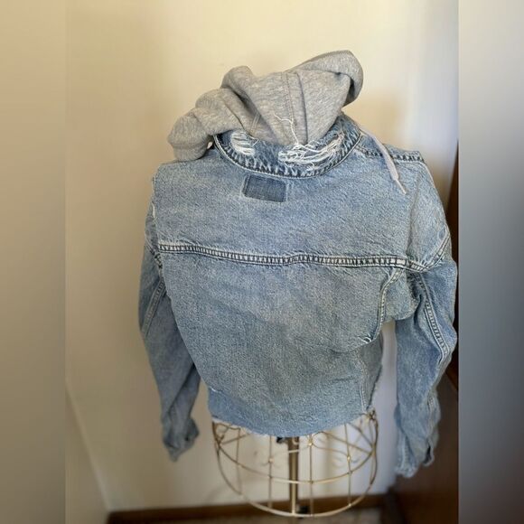 American eagle cropped distressed denim jacket with hood XS - Picture 11 of 16